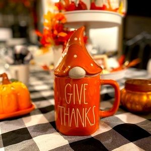 NWT Rae Dunn “Give Thanks” Gnome Mug!